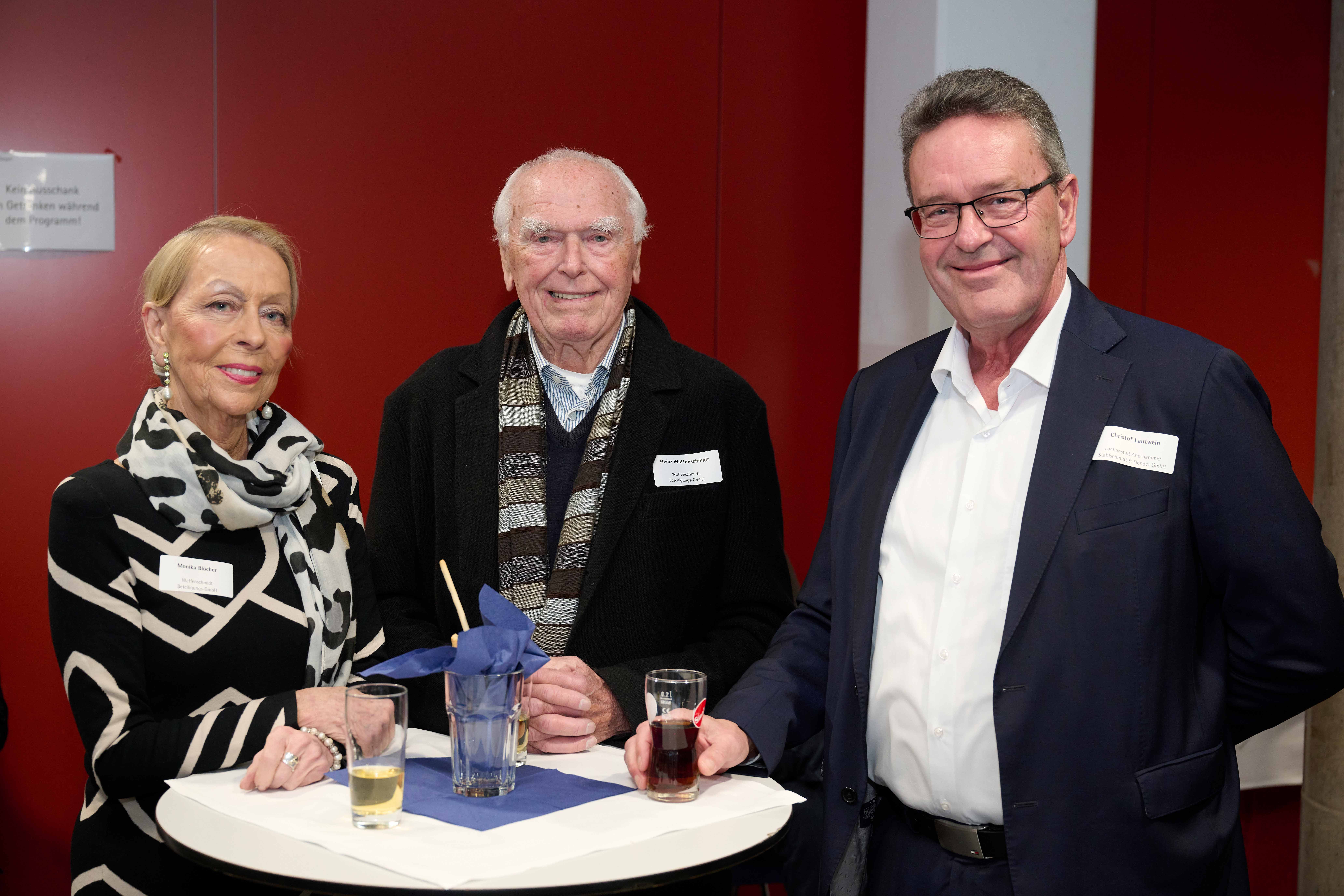 Monika Blöcher, Heinz Waffenschmidt (beide Waffenschmidt) und Christof Lautwein (Lochanstalt Aherhammer Stahlschmidt & Flender)