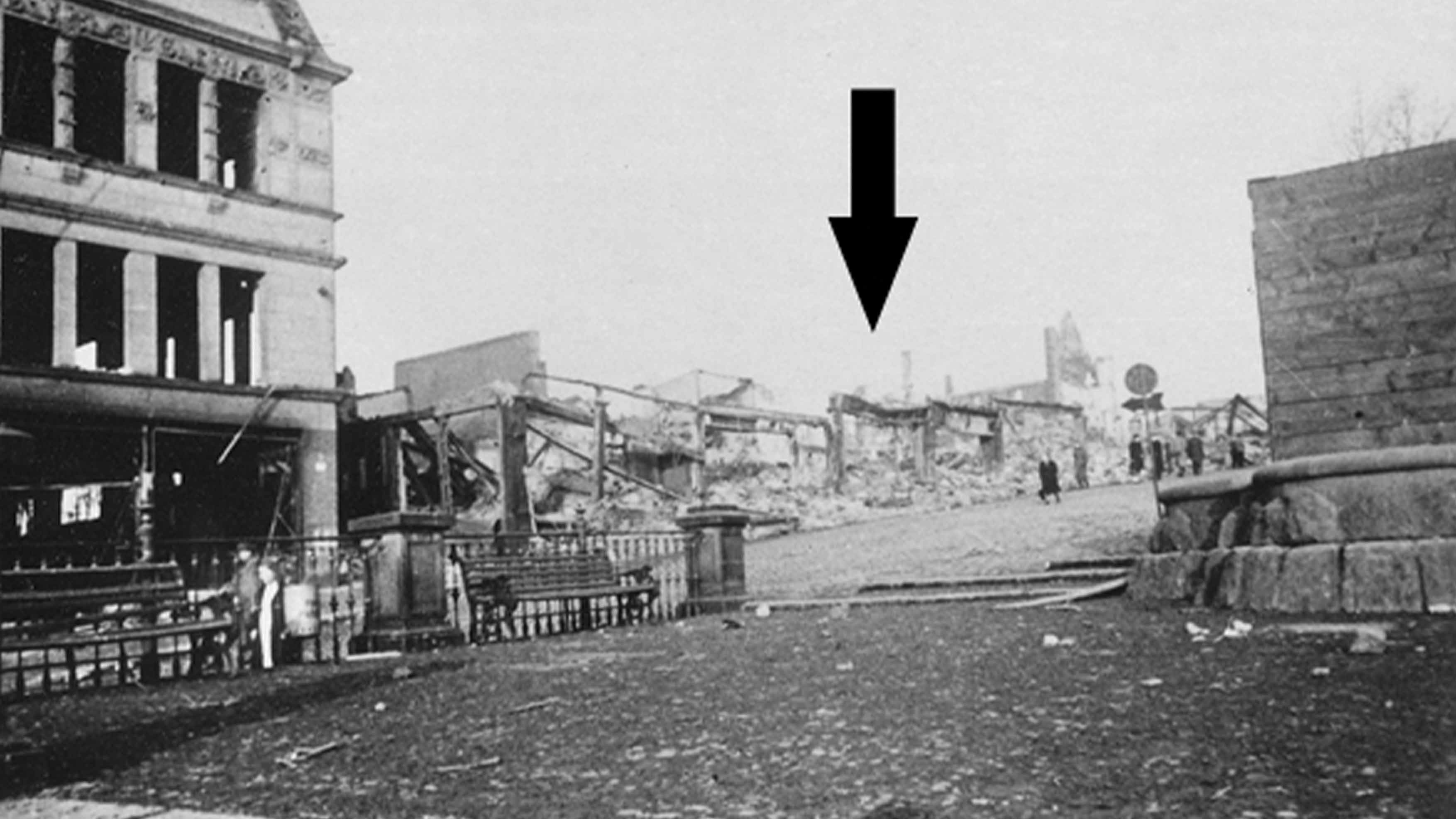 Markt zerstört 1944