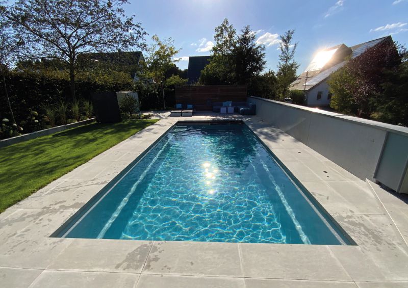 Zuhause mit Poolblick