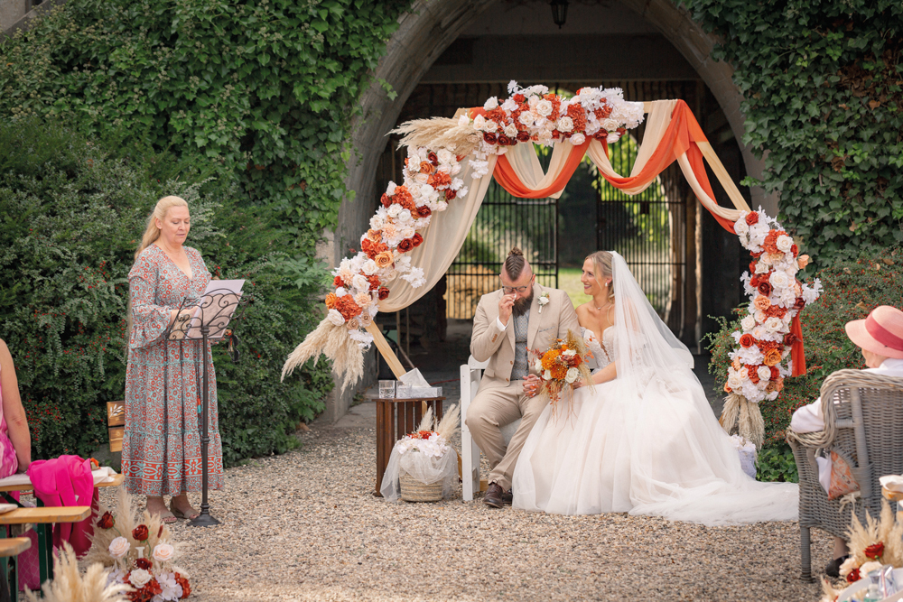 Nachhaltig, liebevoll und im maßgeschneiderten Designerkleid?