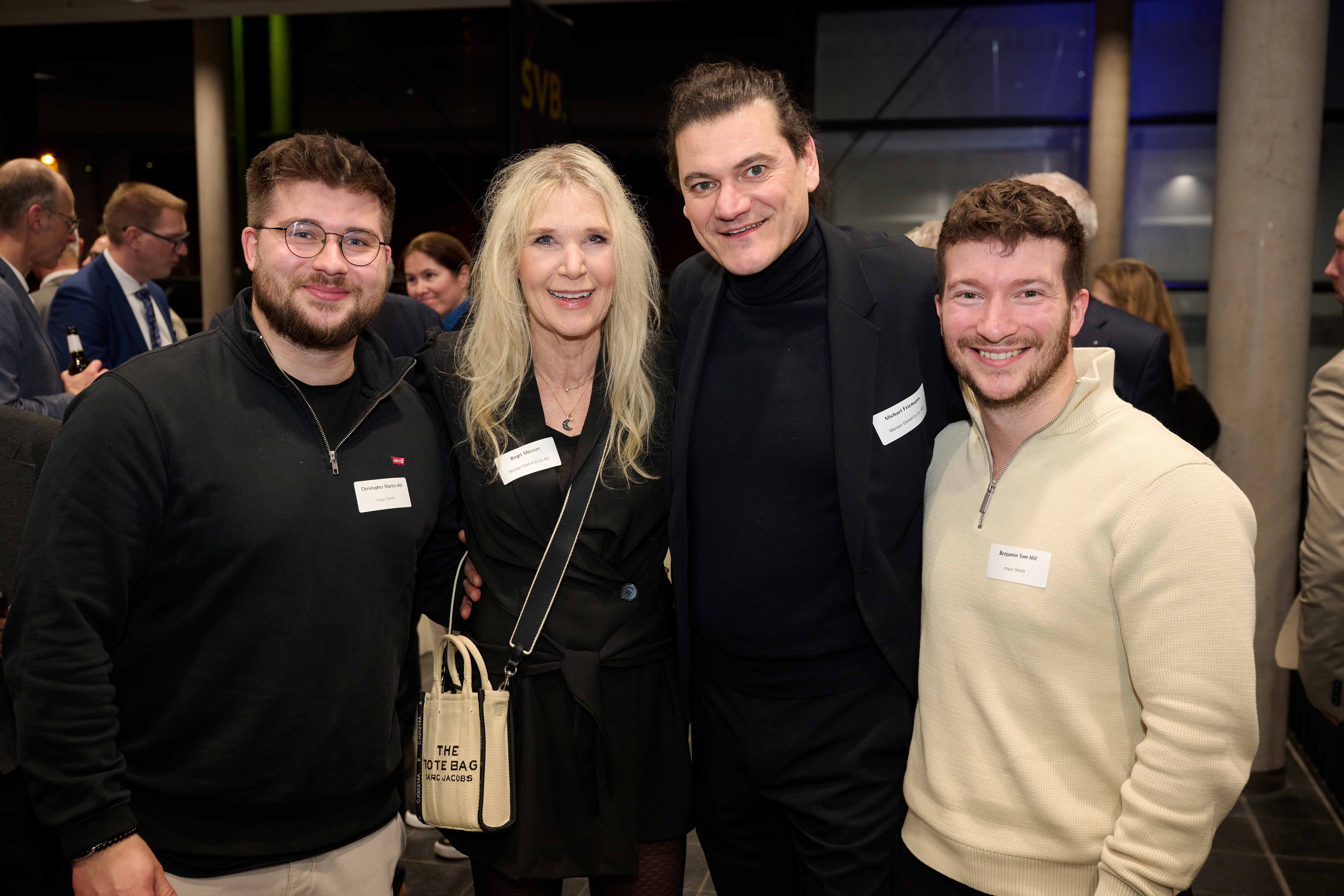 Christopher Martin Hill (ensun), Birgit Münker &  Michael Friemann (beide Münker) und Benjamin Tom Hill (ensun)
