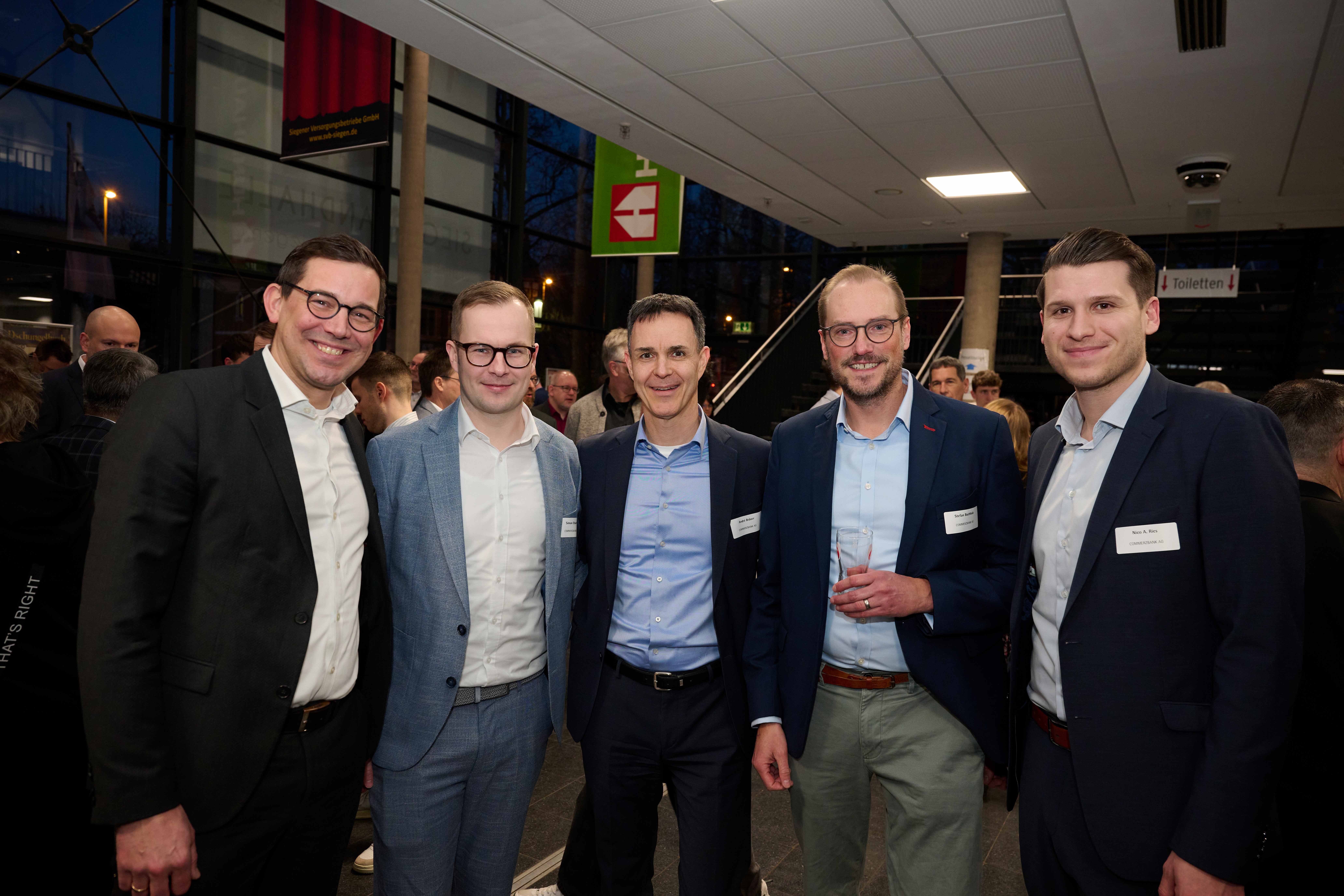 Christoph Engel, Simon Ebach, André Bräuer,  Stefan Buchholz, Nico A. Ries (alle COMMERZBANK)