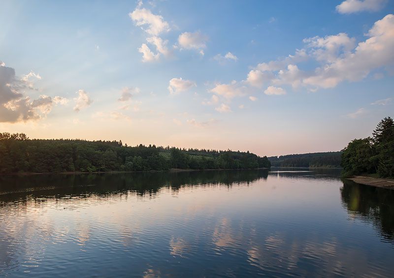 WASSER, WANDERN UND WINTERSPORT