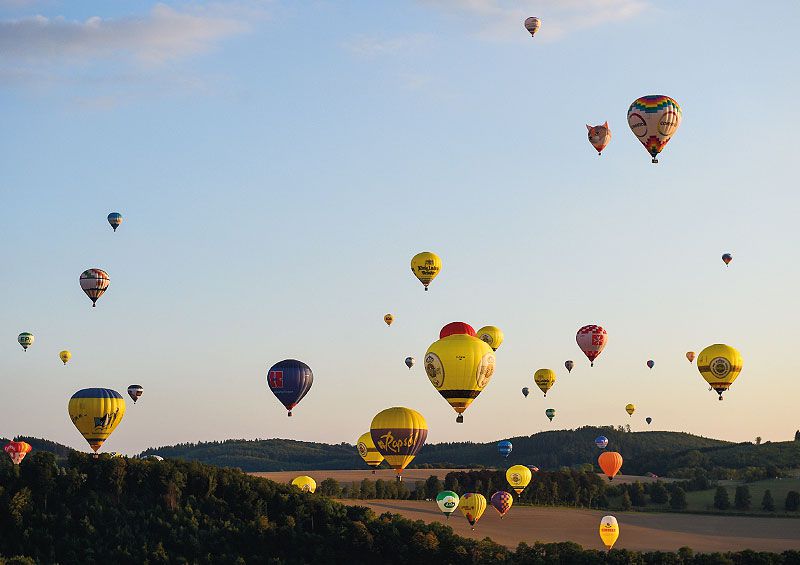 MEHR ALS HEIßE LUFT