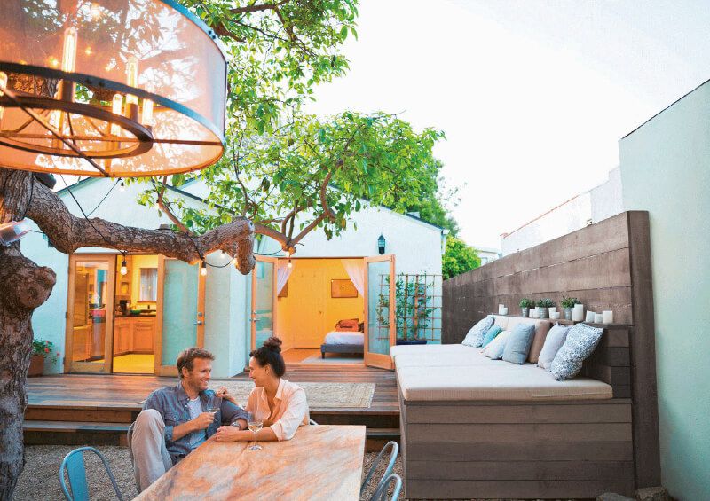 Holzpflege für stimmungsvolle Gartenräume